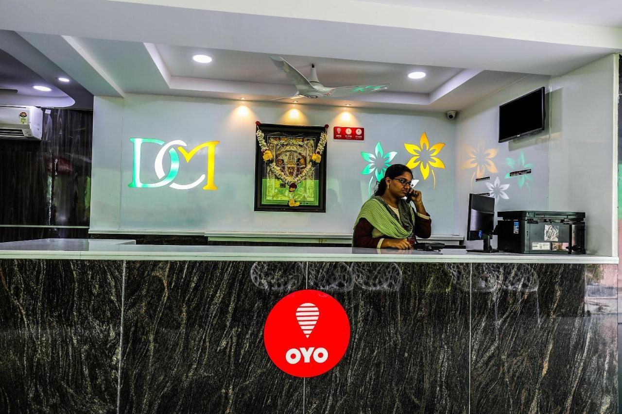 OYO 16155 Hotel Dcm Grand Vijayawāda Buitenkant foto