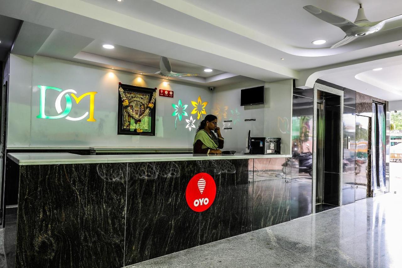 OYO 16155 Hotel Dcm Grand Vijayawāda Buitenkant foto